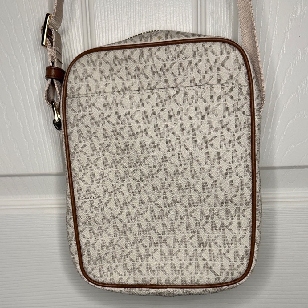 NWT Michael Kors Jet Set Travel Vanilla Crossbody Bag - Picture 8 of 9